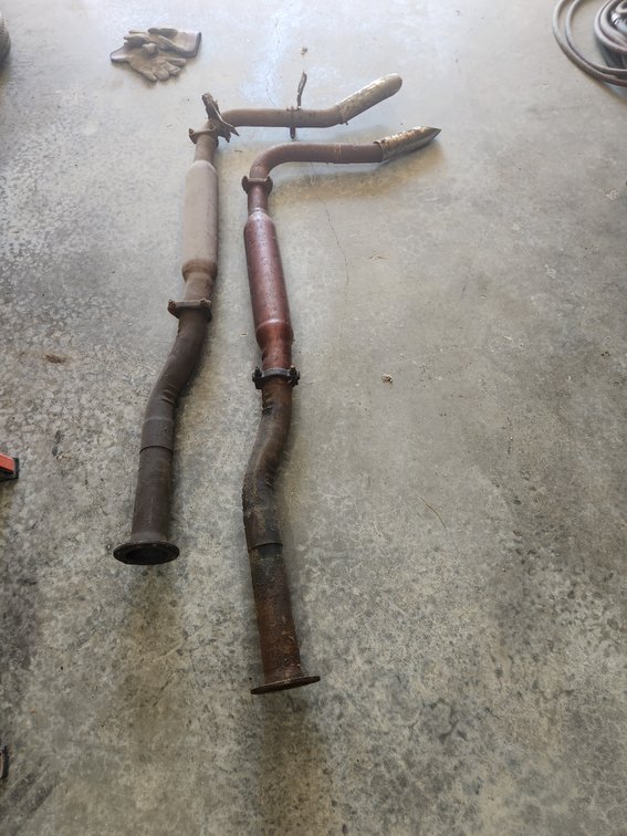 Exhaust Pipes and Resonator/Muffler Assemblies