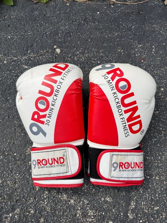 9Round White & Red Vinyl boxing gloves