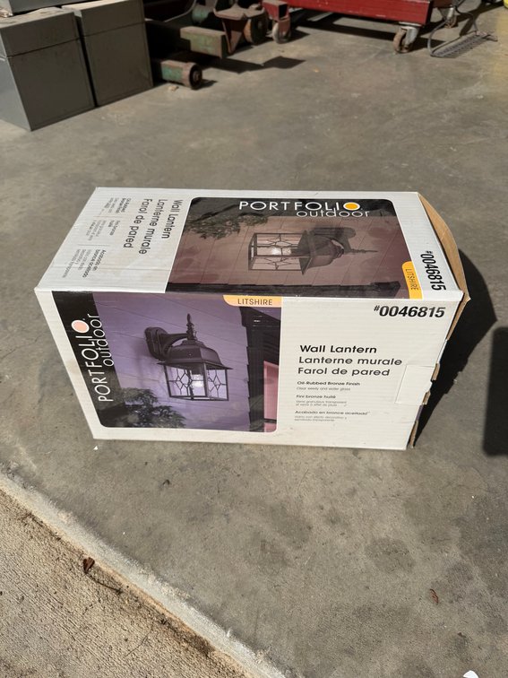 Exterior wall lantern