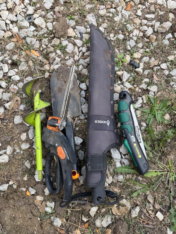 Lot of garden/yard tools - Lot A