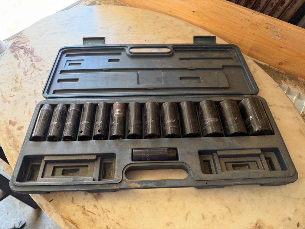 Cummins socket set