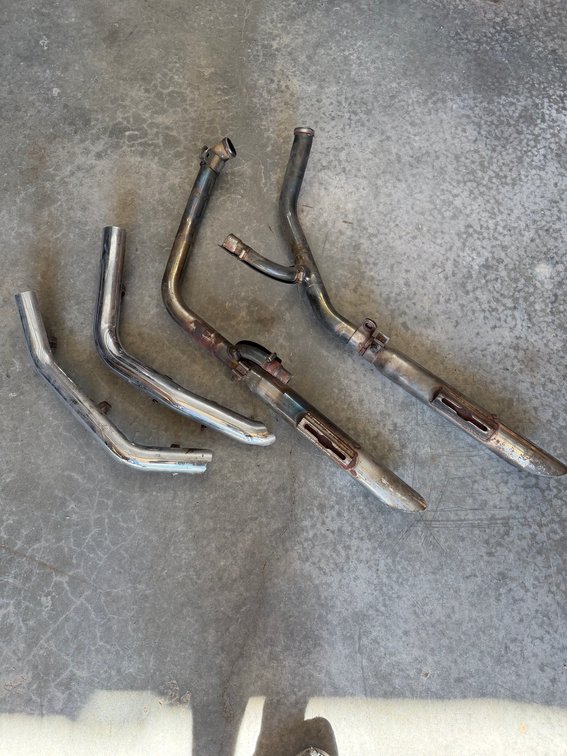 97 dyna wide glide exhaust with bracket (not pictured)