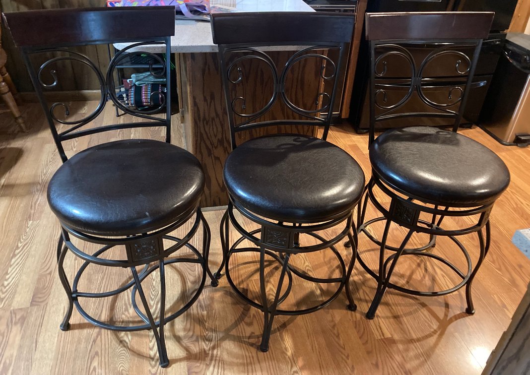 Set of 3 Swivel Barstools