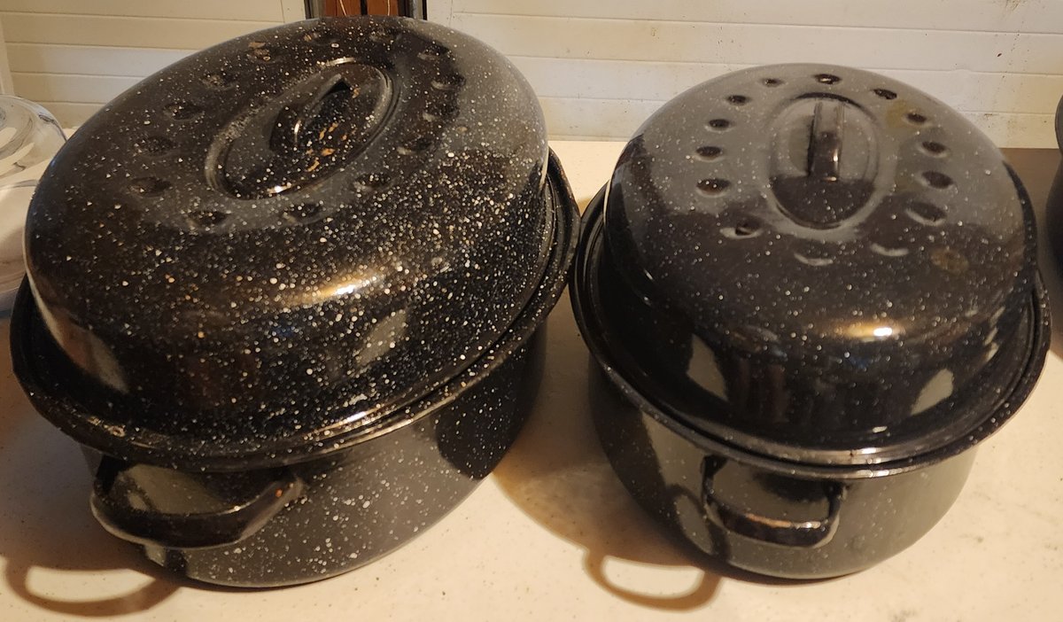 2 Black Speckled Enamel Roasting Pans, 11"x15.5" and 12.5"x16.5"
