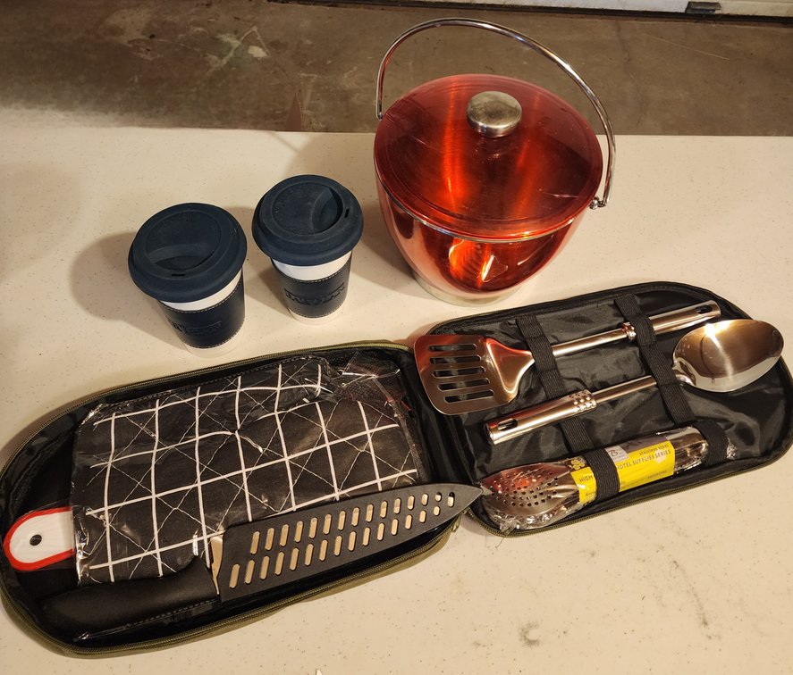 Travel Hotel Kitchen Utensil Set, Ice Bucket, and Ceramic Cups with Rubber Lids