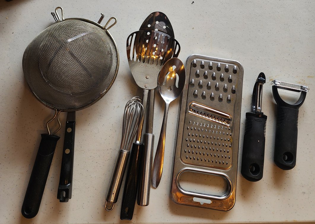 Lot of Everyday Kitchen Utensils