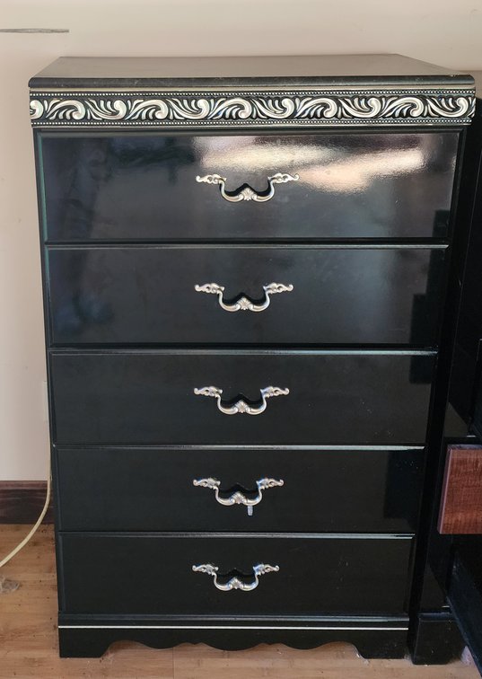 Ashley Furniture 5 Drawer Dresser 