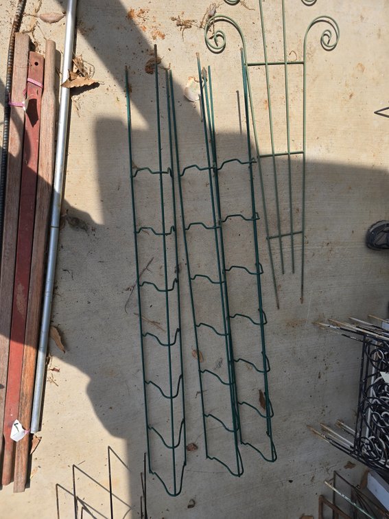 4 garden trellis, 3 are 5ft each
