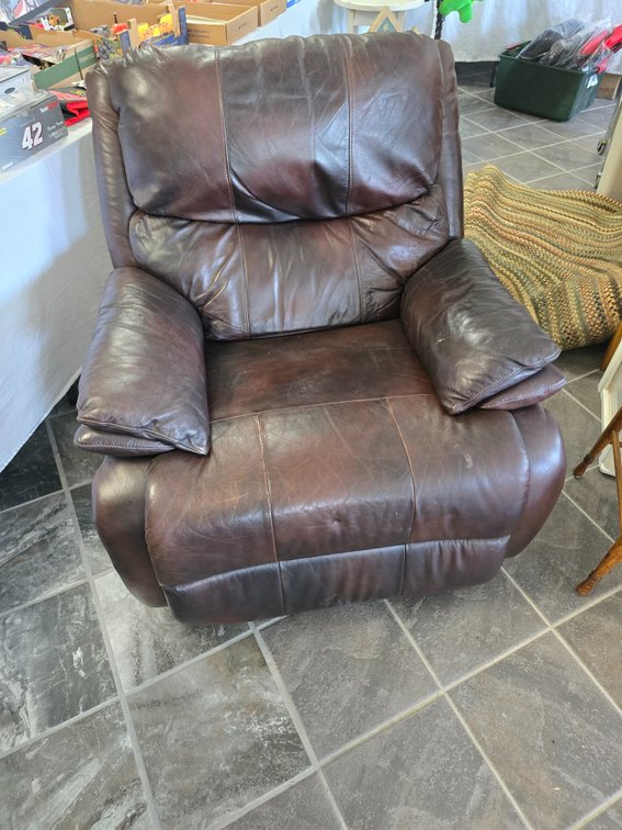 Leather Rocker Recliner in nice cond.