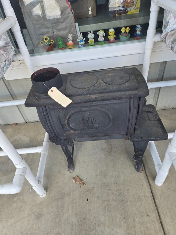 Iron parlor stove/ cast iron