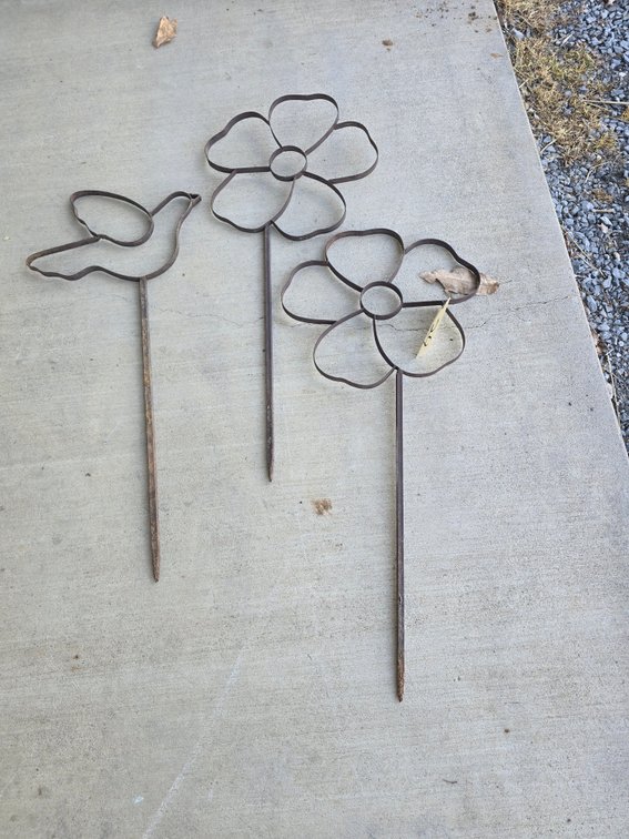 Iron yard art, 3 ft tall