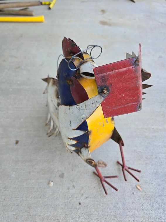 Metal rooster, reading!