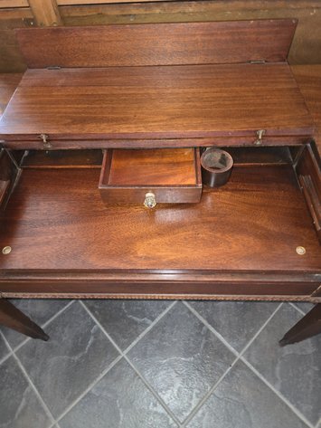 Image for Colonial Mfg. Mahogany Spinnet Desk