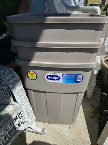 Image for 3- 30 gal. Plastic trash cans, like new