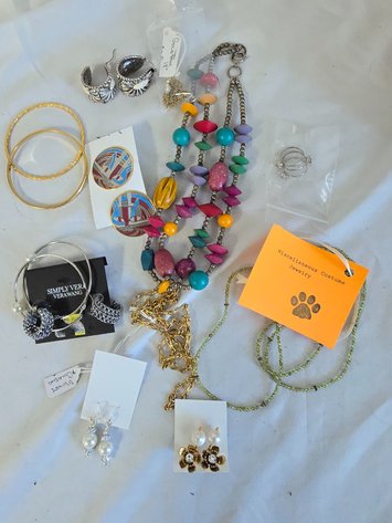 Image for Miscellaneous costume jewelry