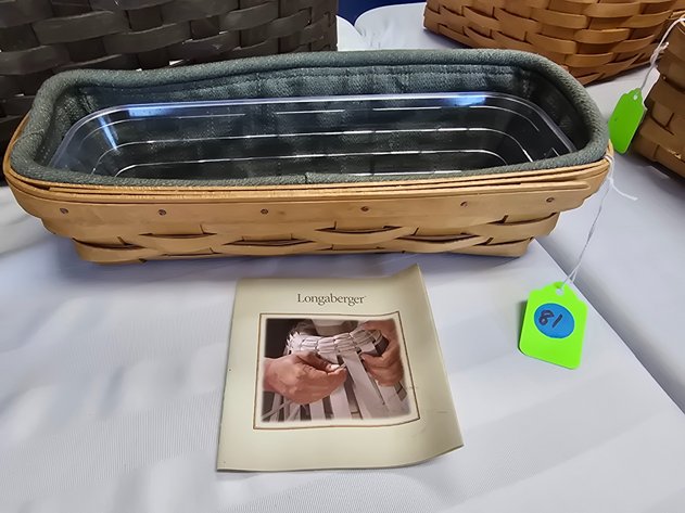 Image for 2006 Longaberger basket with cloth fall liner