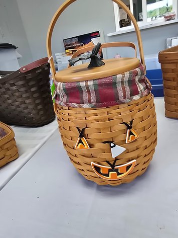 Image for 2000 Longerberger October Fields Halloween Basket