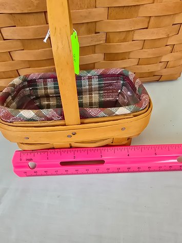 Image for 2000 Longaberger sm. Handcrafted basket