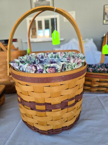 Image for 1996 Sweet Pea Longaberger basket