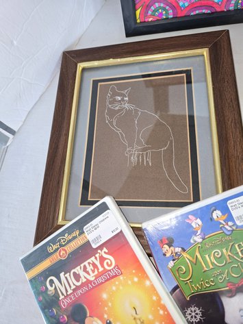 Image for Zippy paws , keeps kitty busy, art work and 2 NEW DVD Christmas