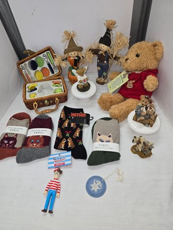 Image for New kitty socks, Boys Bears,Wedgewood orna.  ect