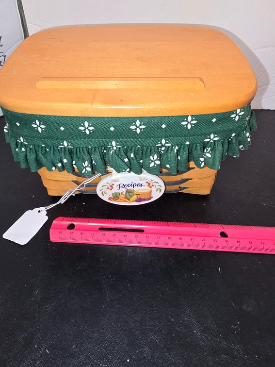 Longaberger basket,  Recipe basket 1999 with cloth and protector, lid