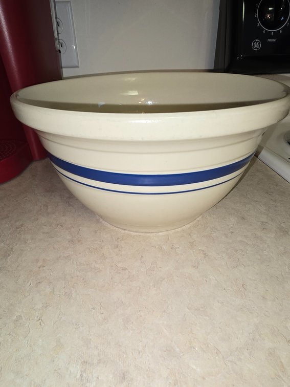 Mixing bowl, Roseville