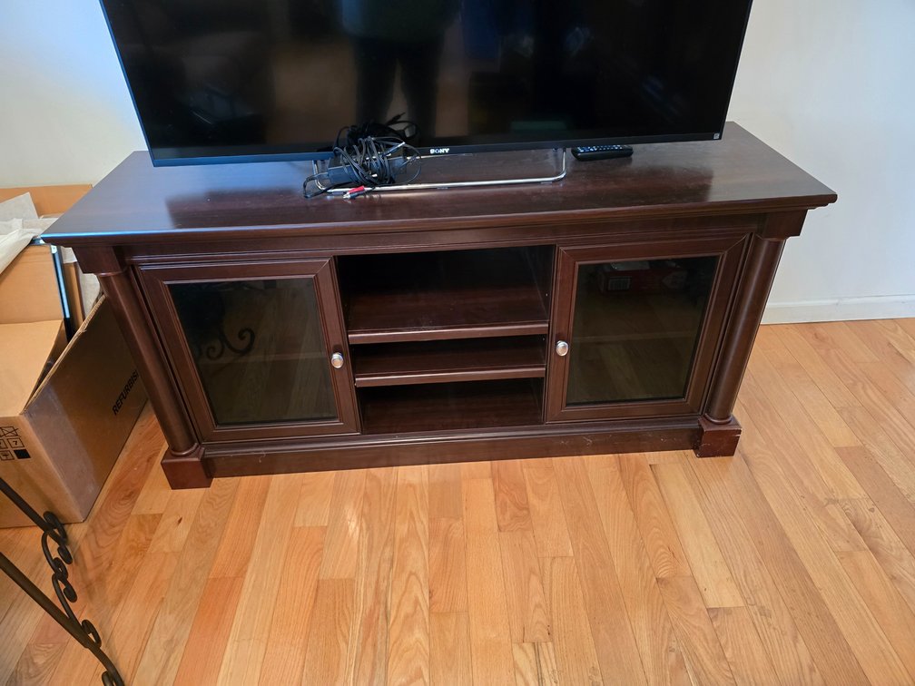 TV CONSOLE
