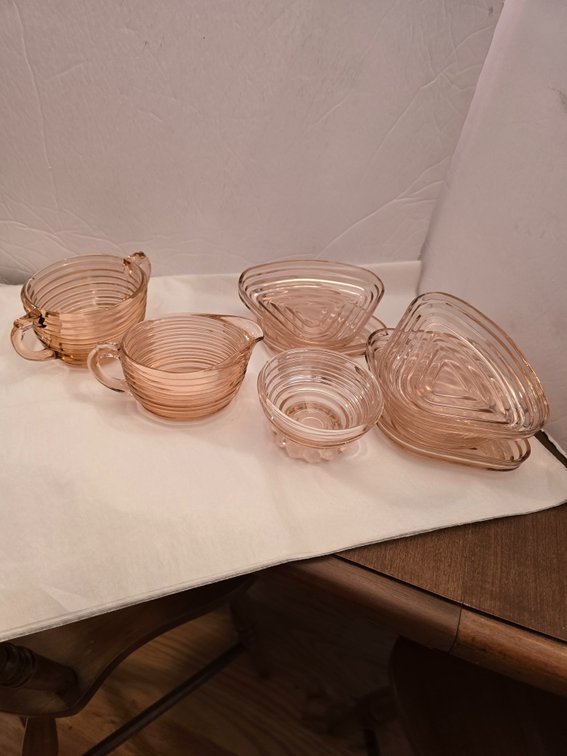 Pink depression glass Manhattan pattern
