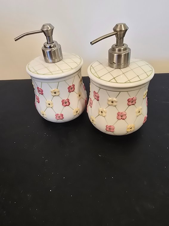 LONGABERGER  soap dispensers