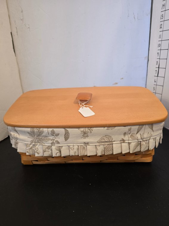 Longaberger basket with 2 protectors, 1999