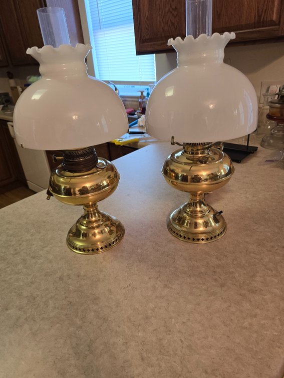 Pr. Brass lamps with globes