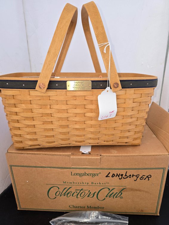 Longaberger Charter Member Collectors Club basket with liner and protector