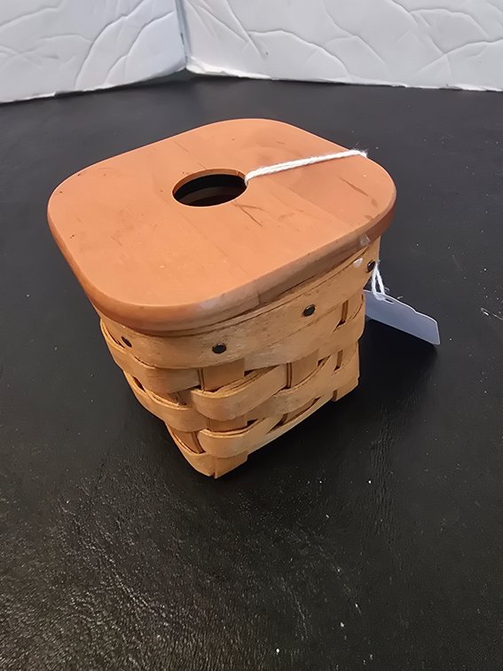 Sm. Longaberger tissue basket