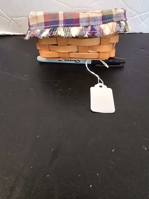 Longaberger basket, small with cloth liner