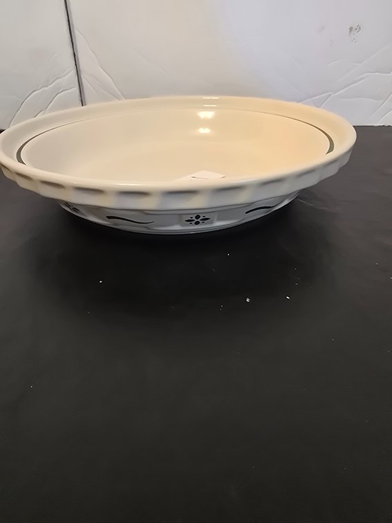 Longaberger pie plate, pottery
