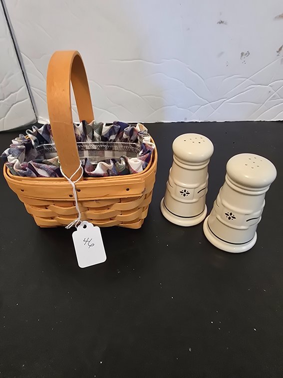 LONGABERGER  salt and pepper basket with pair of shakers