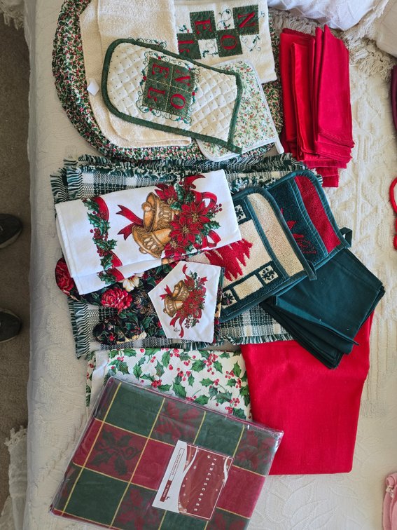 Christmas table and kitchen cloths
