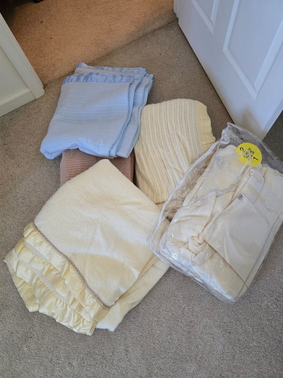 5 nice full size blankets