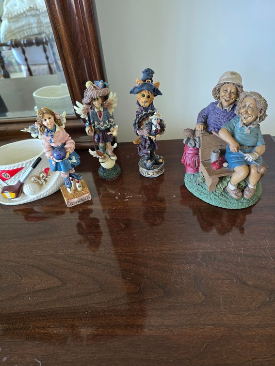 Boyds Bear collectibles, Carin collectible