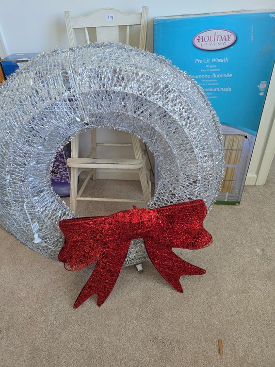 Wreath, pre-lit with lighted bow