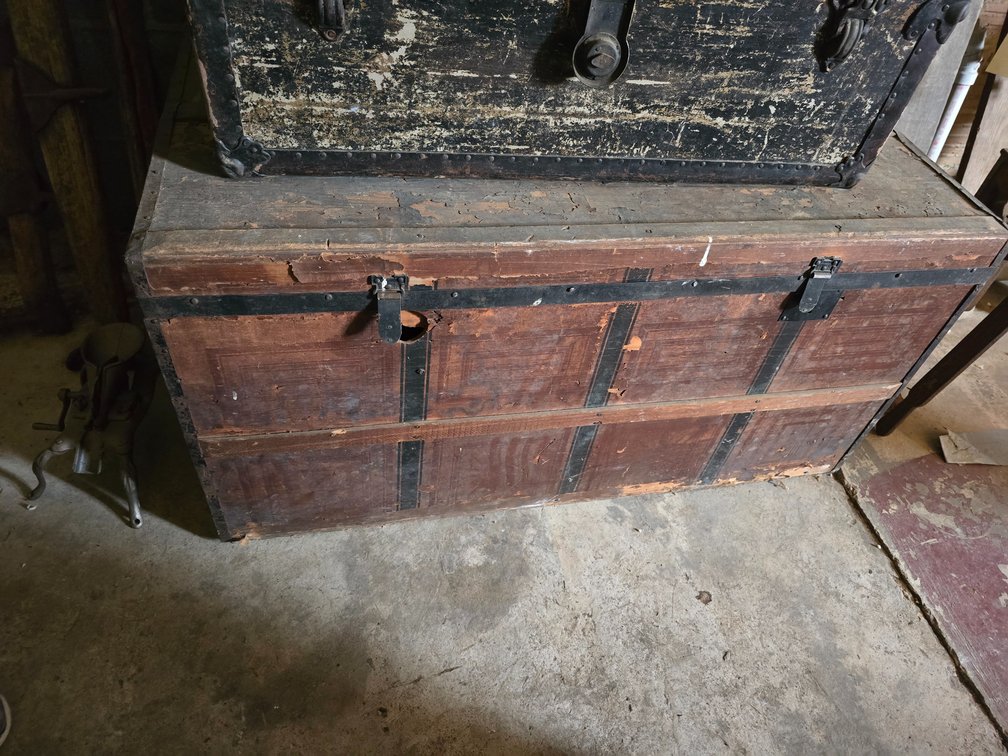 Vintage tool trunk