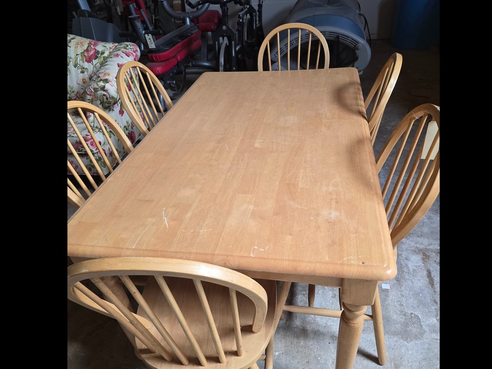 Table and six chairs, white pine