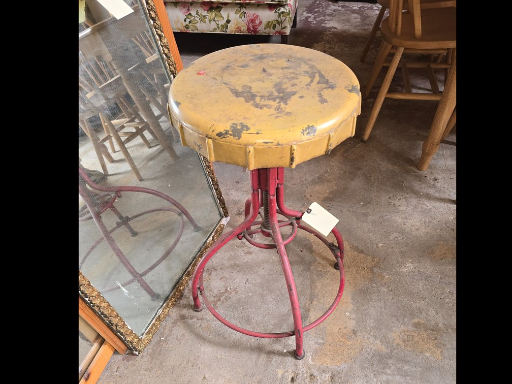 Shop stool