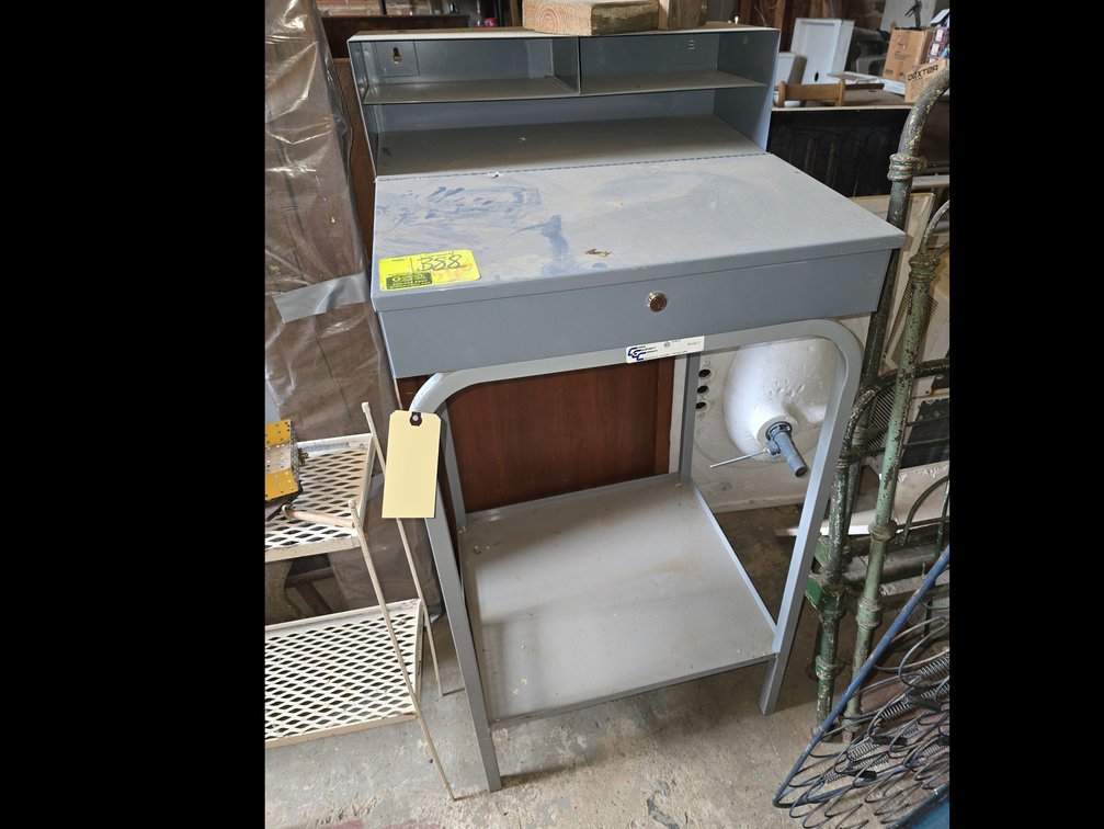 Work station, like new