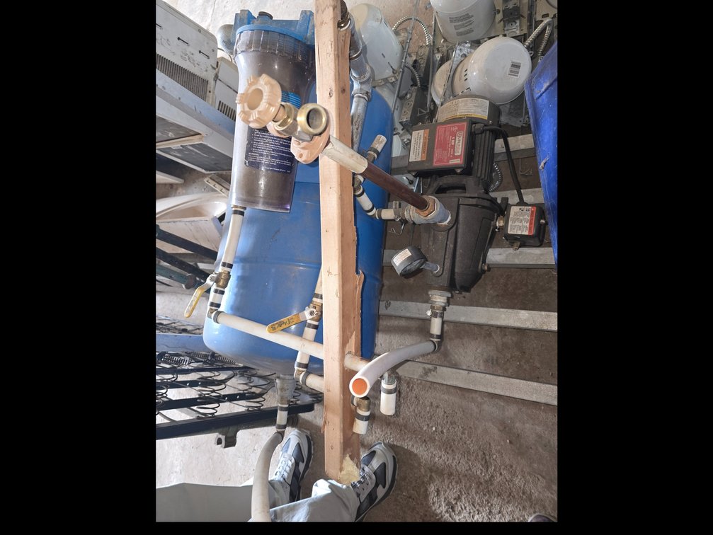 Pressure tank, pump and accessories