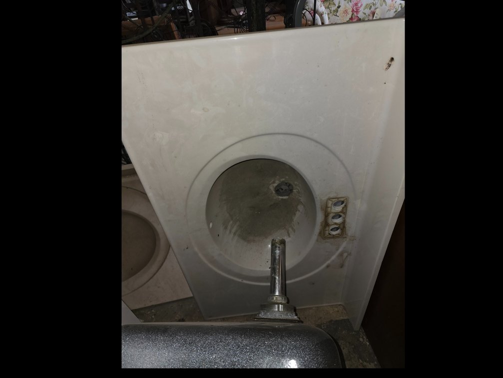 Porcelain bathroom sink