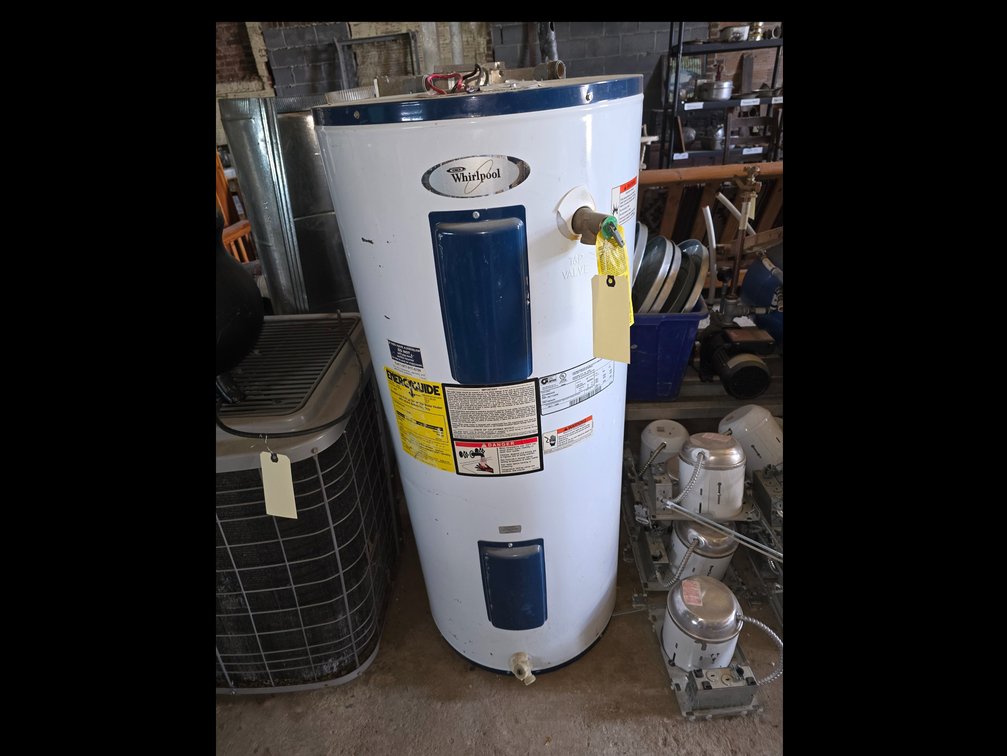Whirlpool 40 gal hot water heater. 