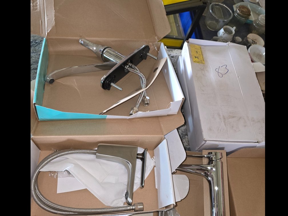 NINE. NIB Bathroom faucet sets