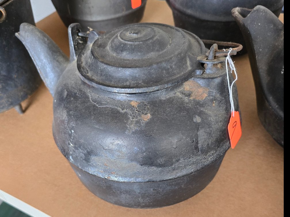 Cast iron tea pot